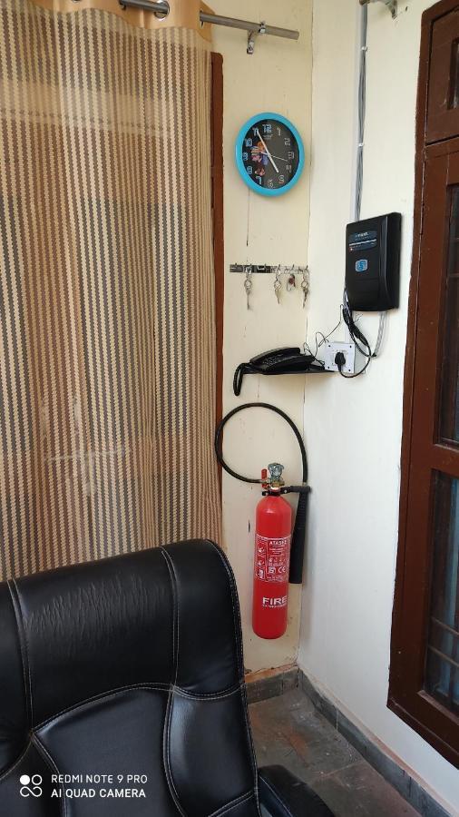 City Crown Guest House Sundarnagar Exterior foto